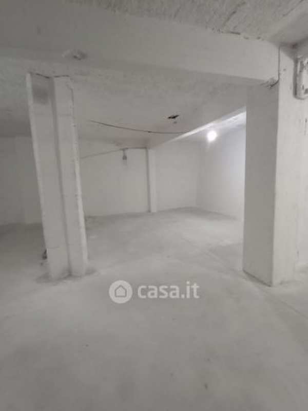 Box/posto auto in residenziale in Via del Picchio 13
