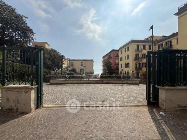 Box/posto auto in residenziale in Via Annibale Caccavello 10