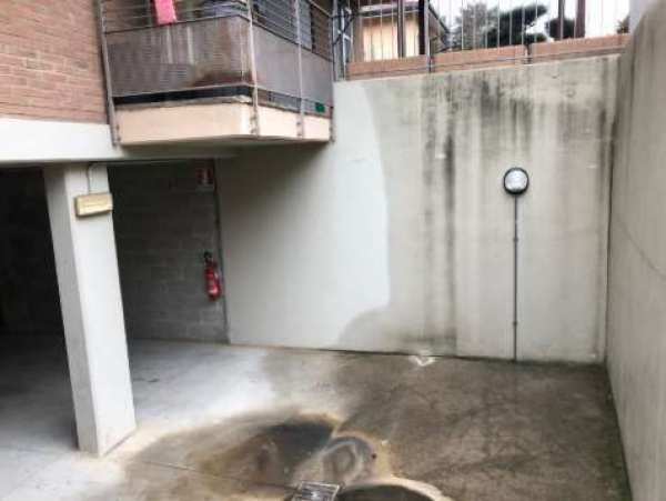 Box/posto auto in residenziale in Via Zanica