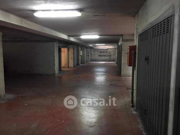 Box/posto auto in residenziale in Via Appia 238
