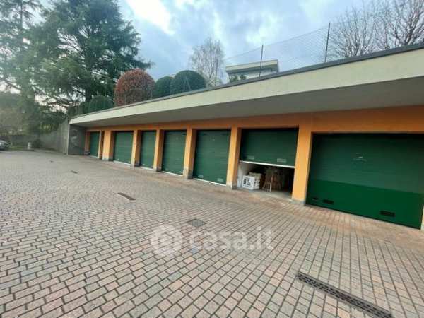 Box/posto auto in residenziale in Via Gaetano Valle