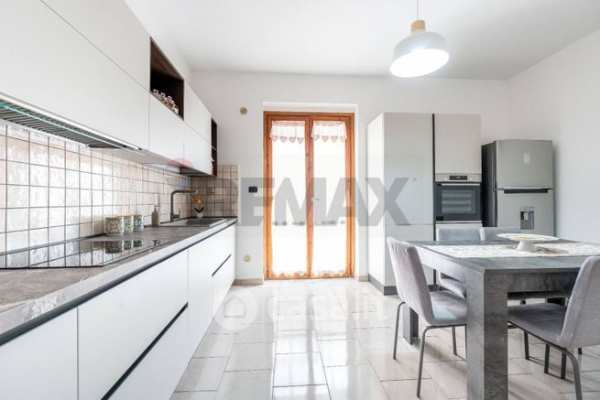 Appartamento in residenziale in Via Stazzone 15