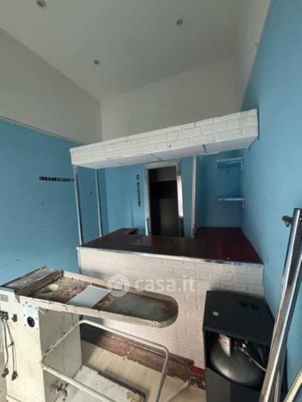 Negozio/locale commerciale in commerciale in Via Giovanni Branca 74