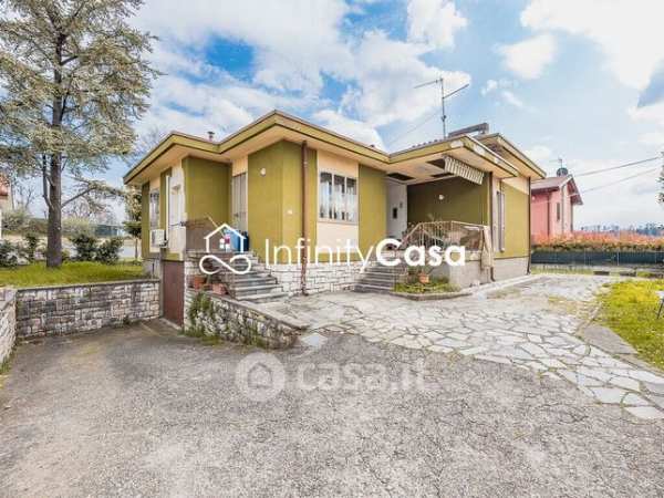 Villa in residenziale in Via Giacomo Matteotti 30