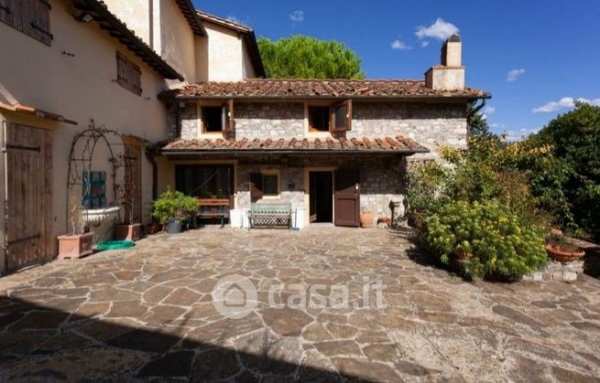 Rustico/casale in residenziale in Via Vecchia di Cercina