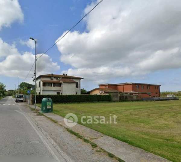 Capannone in commerciale in Via Ulisse Dini Gello 210