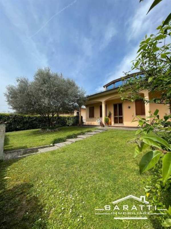 Villa in residenziale in 