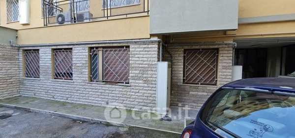 Ufficio in commerciale in Via Alessandro Manzoni 141