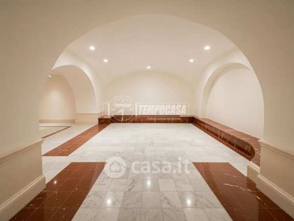 Capannone in commerciale in Via Diocleziano