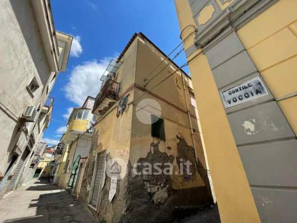 Box/posto auto in residenziale in Cortile Voccia 27