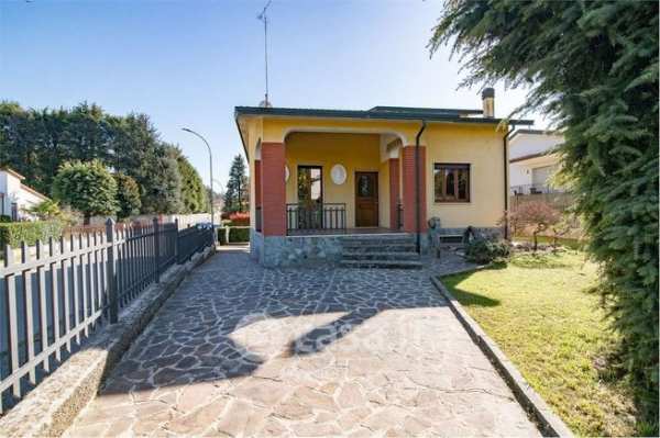 Villa in residenziale in Via IV Novembre 57