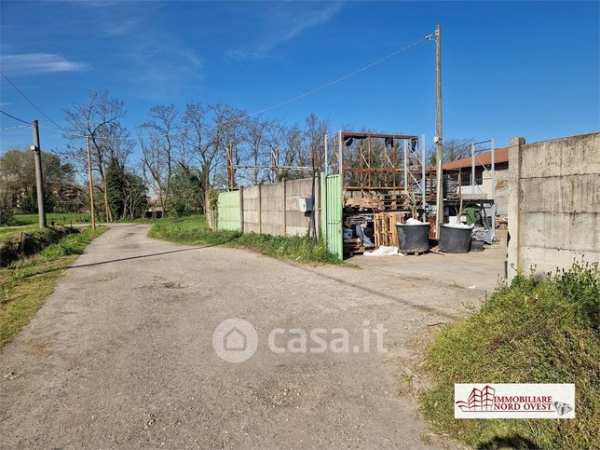 Capannone in commerciale in Via Gramsci