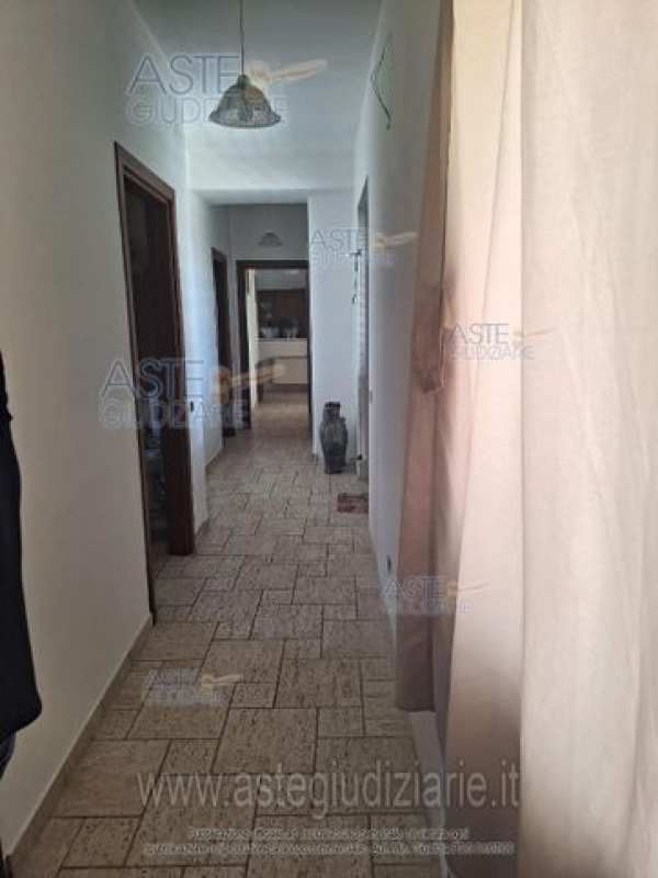 Appartamento in residenziale in Via Cantinella 85