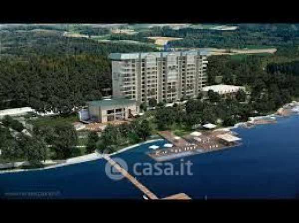 Box/posto auto in residenziale in Via Morolense