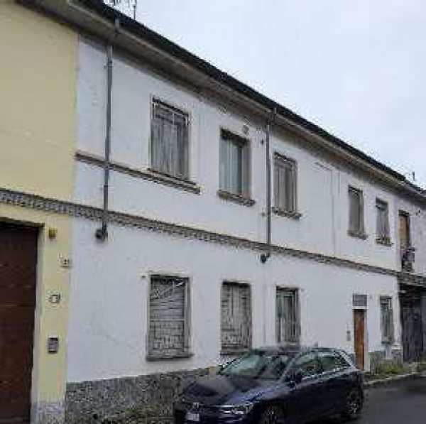 Casa bi/trifamiliare in residenziale in Via Carlo Civardi