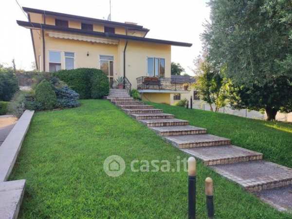 Villa in residenziale in Via N. Fregnan 27