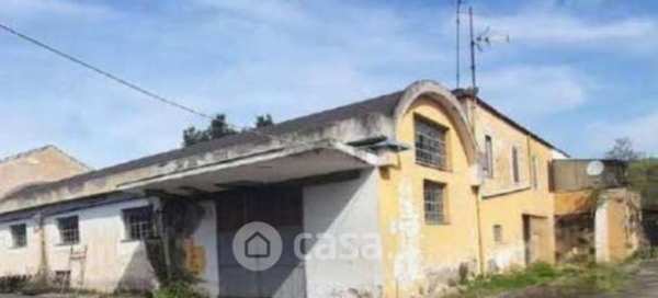 Capannone in commerciale in Via dei Casali di San Sisto