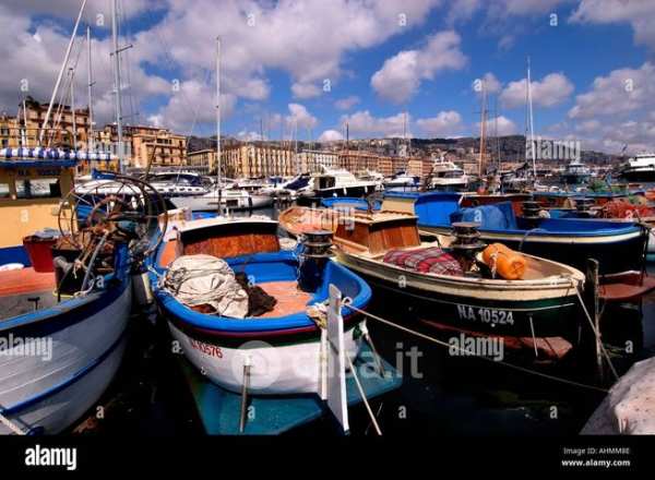 Ufficio in commerciale in Via Francesco Caracciolo