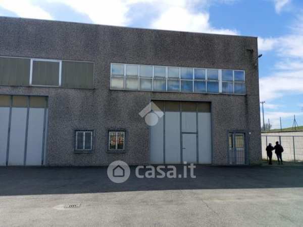 Capannone in commerciale in Via Roma 105