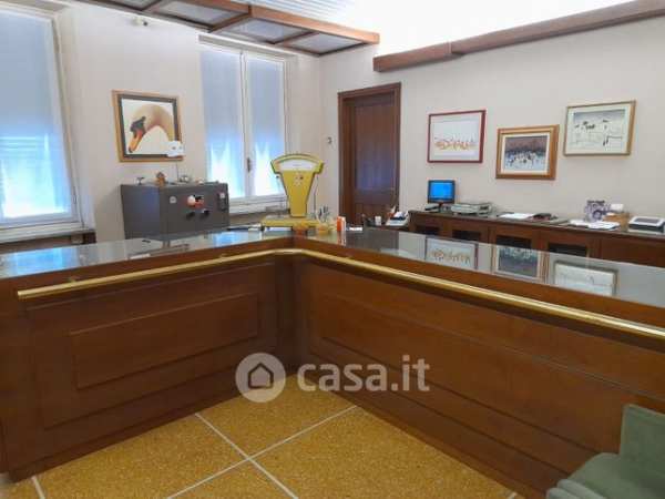 Ufficio in commerciale in Piazza De Marini 1
