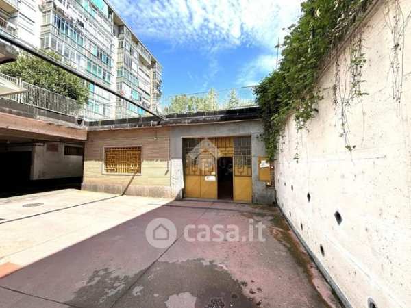 Capannone in commerciale in Via Calabria 38