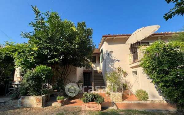 Villa in residenziale in Località le Pinete 65