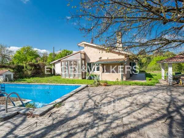 Villa in residenziale in Via Colle Villa