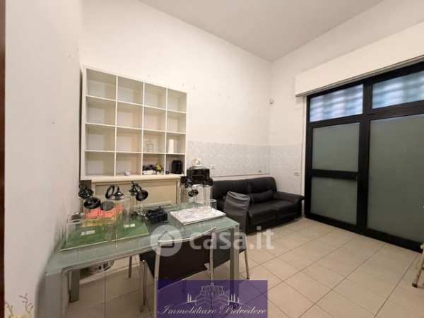 Negozio/locale commerciale in commerciale in Via Giuseppe Grandi