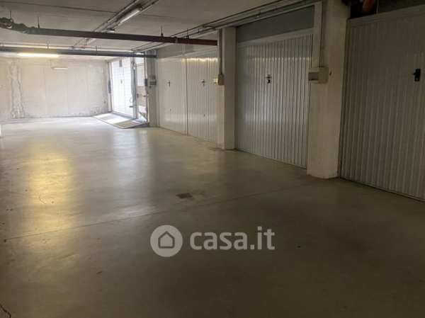 Box/posto auto in residenziale in Via Lazio