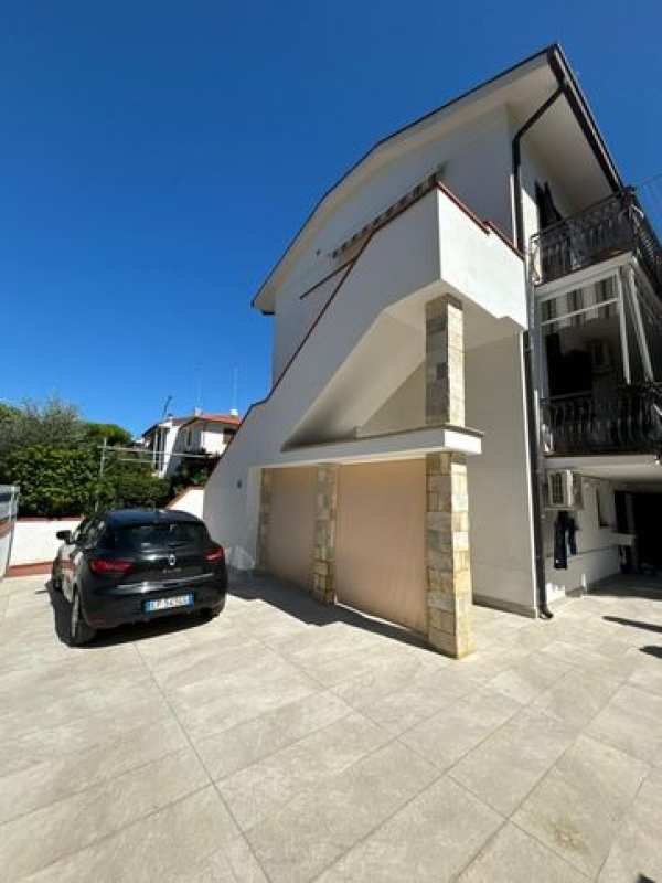 Villetta a schiera in residenziale in Via Giuseppe Parini
