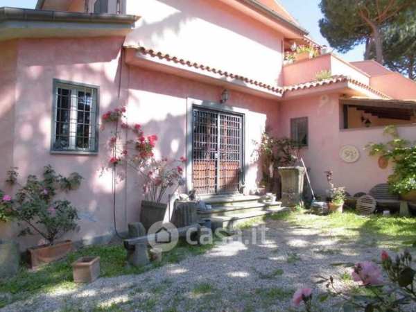 Villa in residenziale in 