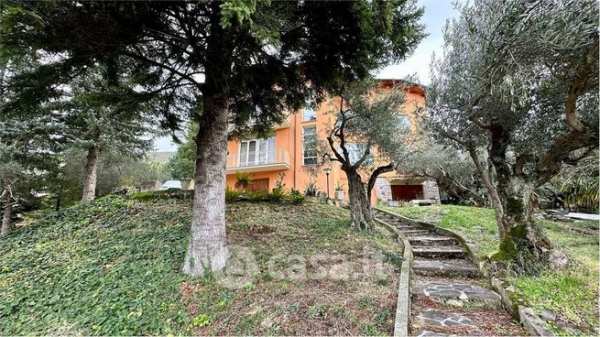 Casa bi/trifamiliare in residenziale in Via Otello Sordi 4