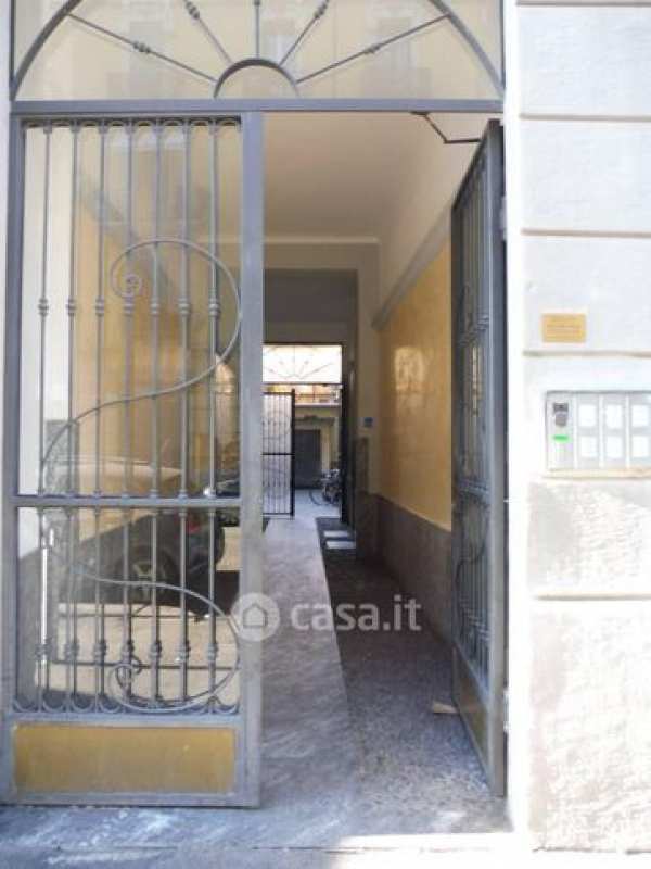 Capannone in commerciale in Via Termopili 29