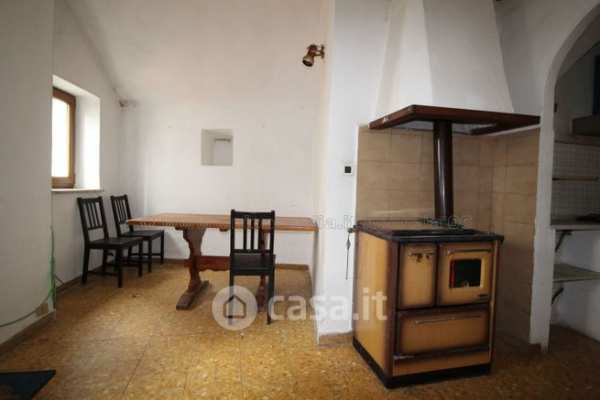 Casa bi/trifamiliare in residenziale in 