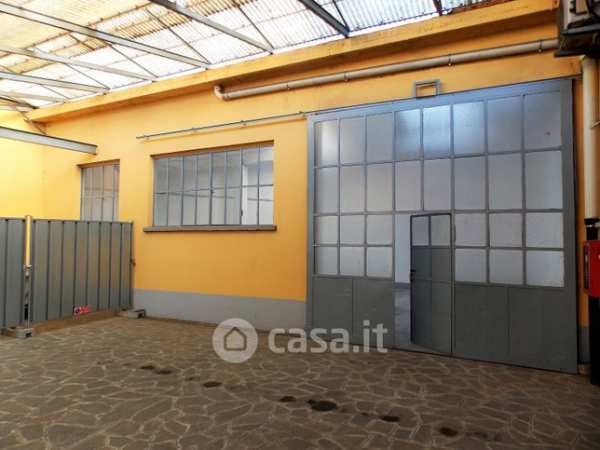 Capannone in commerciale in Via dei Fontanili 15