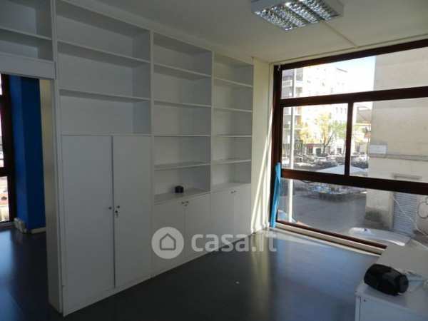 Ufficio in commerciale in Via degli Abeti 29