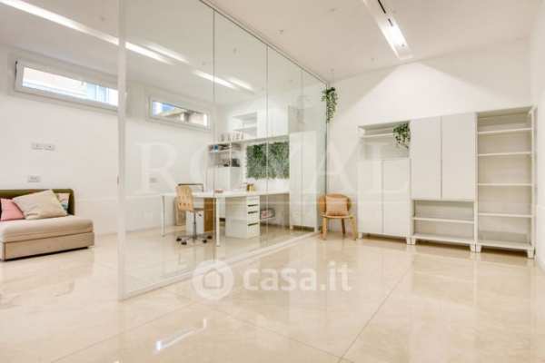 Ufficio in commerciale in Viale Tunisia 27