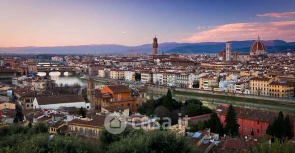 Attivitã /licenza (con o senza mura) in commerciale in Piazzale Michelangelo