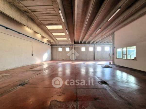Capannone in commerciale in Vicolo Biban 1