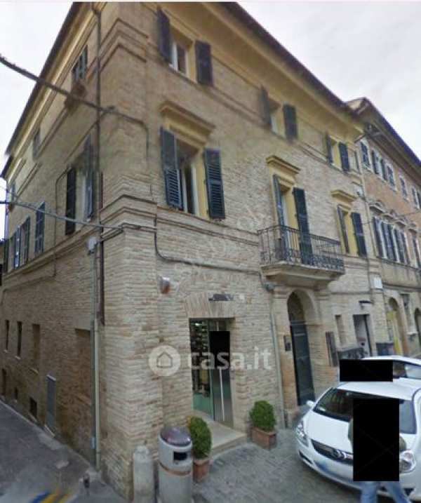 Ufficio in commerciale in Via Cavour