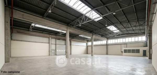 Capannone in commerciale in Viale Trieste