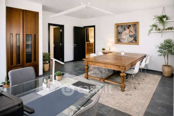 Ufficio in commerciale in Via Gaetano de Castillia