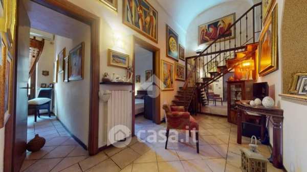Casa bi/trifamiliare in residenziale in Via Santa Cesarea