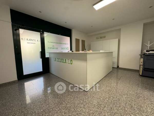 Ufficio in commerciale in Strada Perugia - San Marco 91