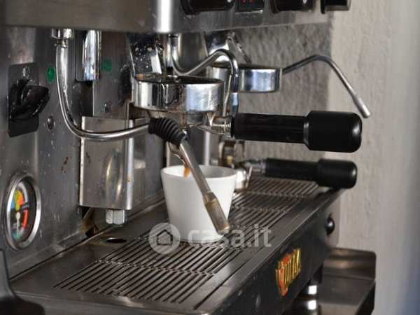 Negozio/locale commerciale in commerciale in Via Torcicoda