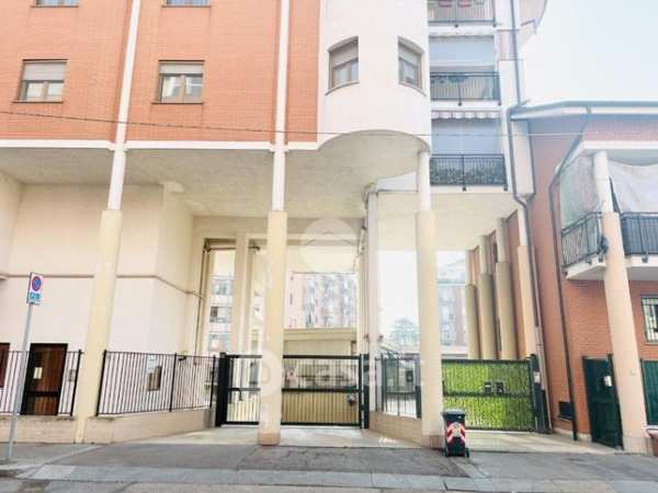 Box/posto auto in residenziale in Via Quincinetto 32