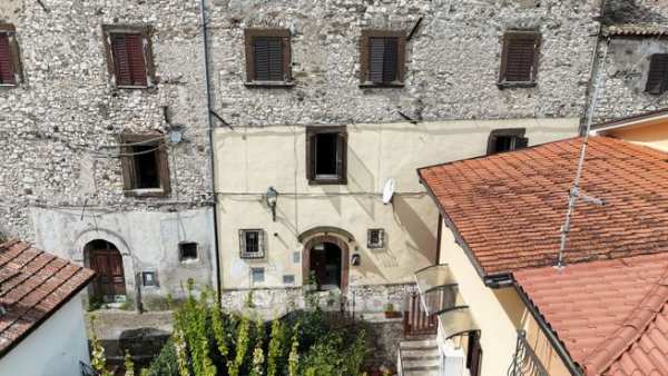 Casa indipendente in residenziale in Via Cappella