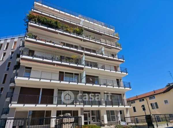 Ufficio in commerciale in Via Carducci