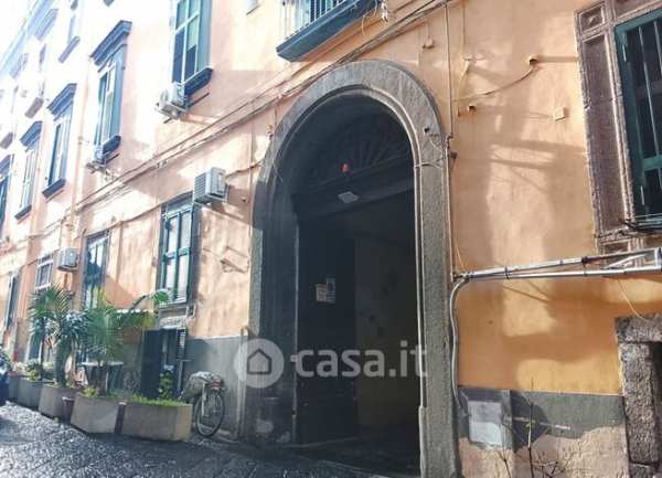 Box/posto auto in residenziale in Via Egiziaca a Pizzofalcone