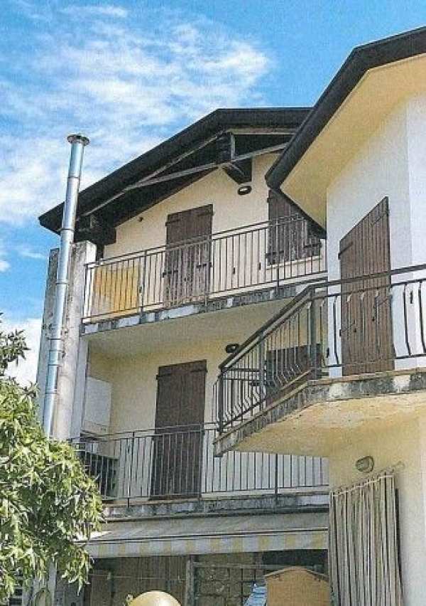 Appartamento in residenziale in Via Raffaele Zovenzoni 26
